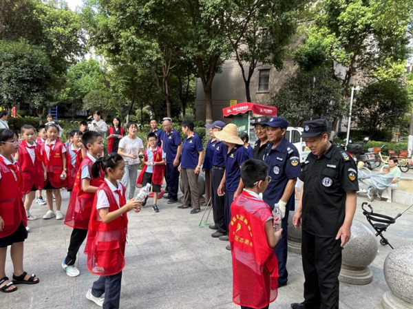 易启胜 肥西县持续开展“夏日送清凉”慰问活动_大皖新闻 | 安徽网