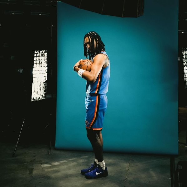 万店优配 最后的6号! 杰林-威廉姆斯ins晒雷霆定妆照与球迷分享