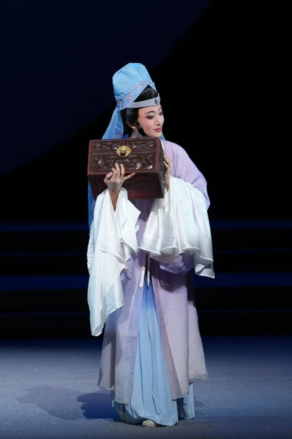 芒果配资 川剧正青春！《梦回东坡》里的那些00后